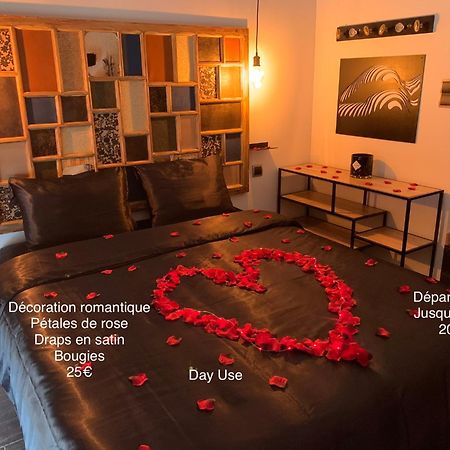 Le Lovy , Studio Independant Avec Jacuzzi Cubnezais Extérieur photo